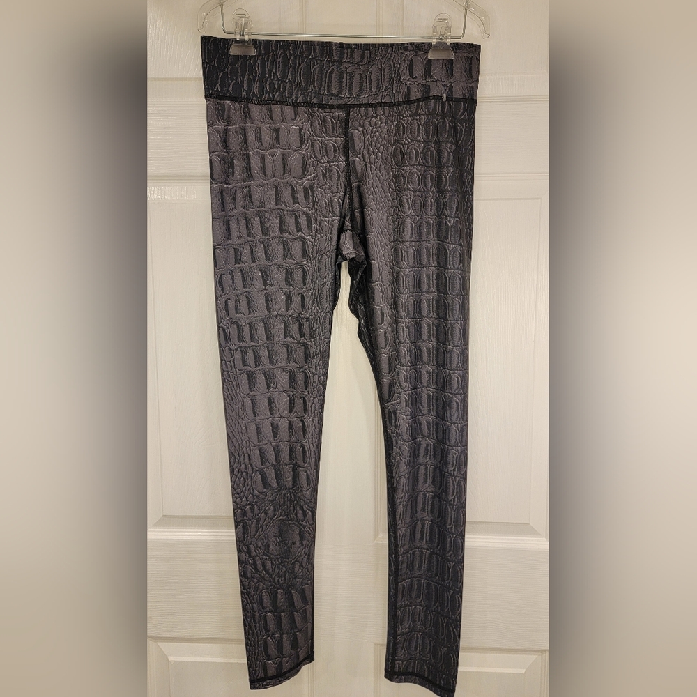 NWT Terez Black & Grey Crocodile Print Leggings Size Large & XL
